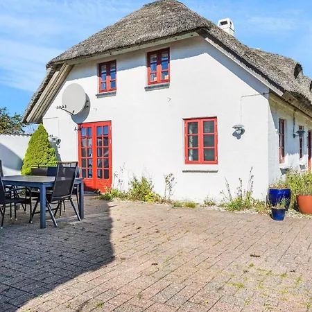 Charming Retreat In - By Traum *
